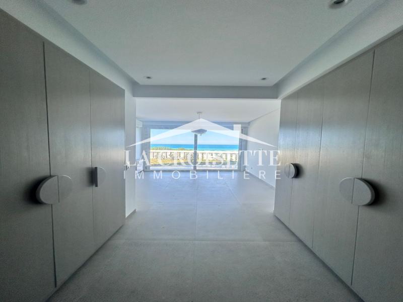 Appartement  S+3 vue sur mer à Gammarth 
